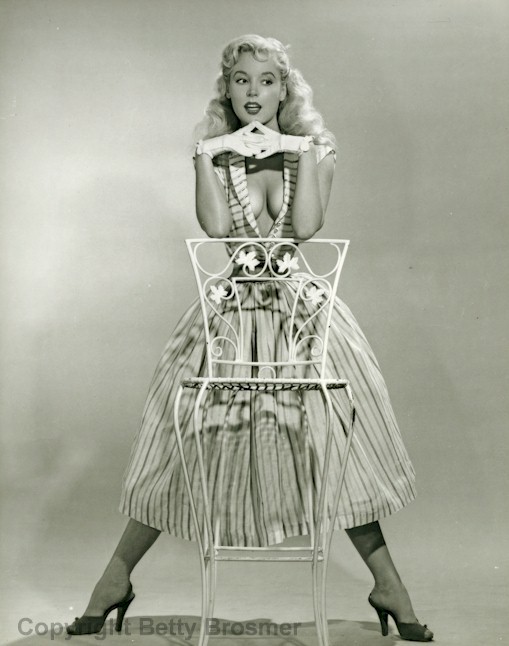 66 Amazing Black & White Photos of Pin-Up Girl Betty Brosmer during the ...