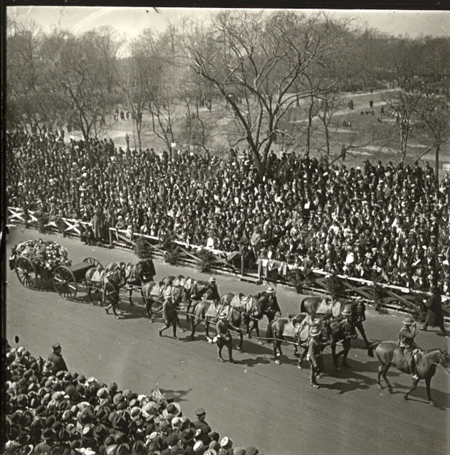 Rare Photographs of New York City’s Parade at the End of World War I ...